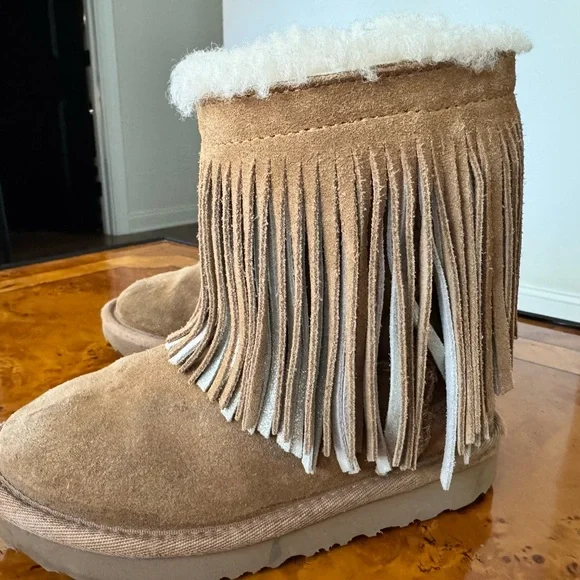 Kids Ugg Boots with fringe - Picture 7 of 7